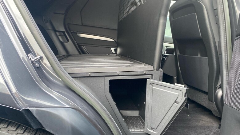 Land Rover Discovery Diesel 3.0 D300 R-Dynamic SE Commercial Auto